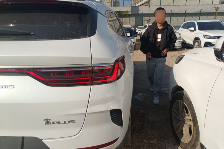 比亚迪 宋PLUS新能源 2021款 EV 旗舰型车身外观6006