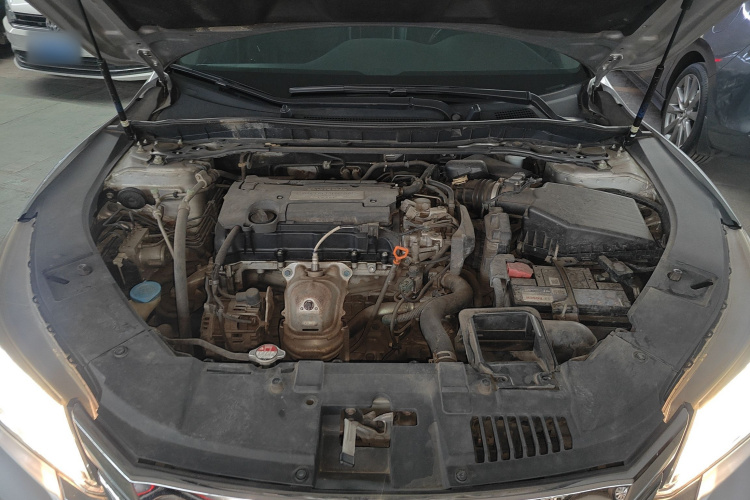 本田 雅阁 2014款 2.4L EXN 豪华导航版机舱底盘24