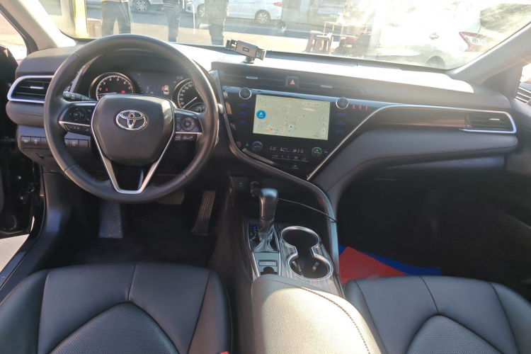 丰田 凯美瑞 2019款 改款 2.0G 豪华版中控内饰12