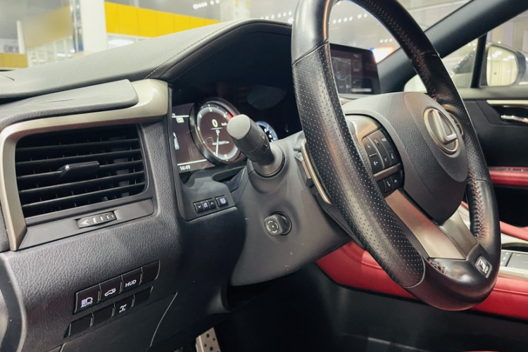 雷克萨斯RX 2021款 300 四驱F SPORT中控内饰7006