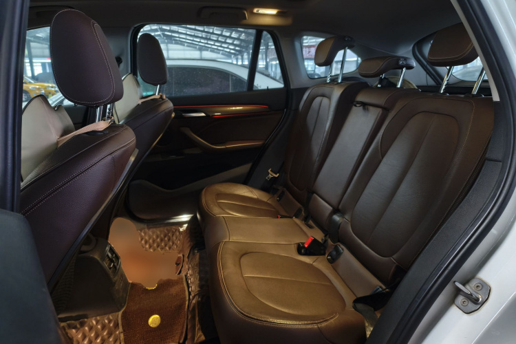 宝马X1 2019款 sDrive18Li 尊享型中控内饰7004