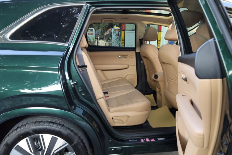 蓝电E5 PLUS 2025款 165km 长续航旅行定制版 7座中控内饰7004