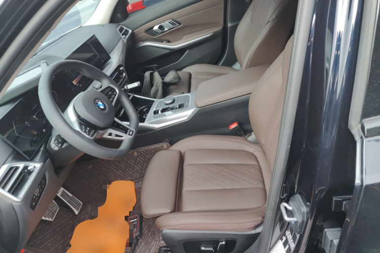 宝马3系 2025款 330Li M运动曜夜套装中控内饰19