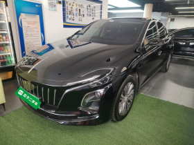 红旗E-QM5 2022款 431km 充电乐享版