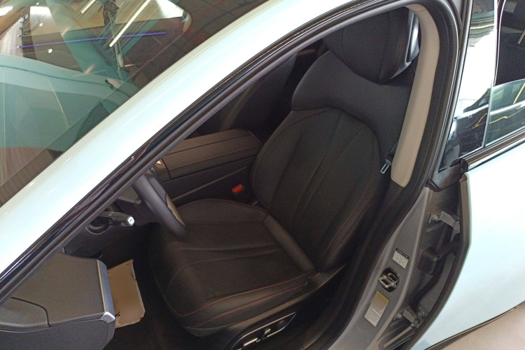 小鹏P7 2020款 670N局部细节19