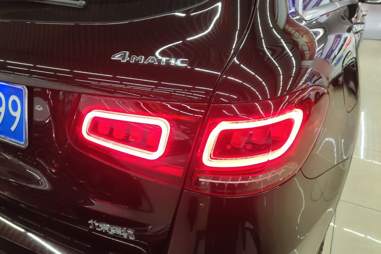奔驰GLC 2022款 改款 GLC 260 L 4MATIC 豪华型车身外观9