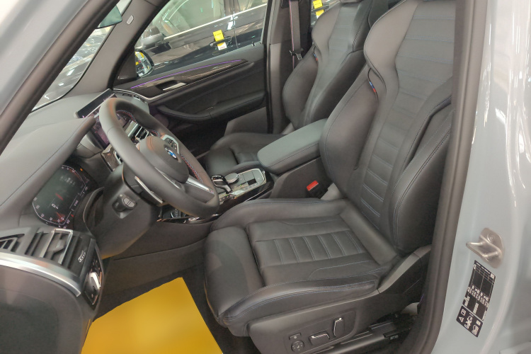 宝马X3(进口) 2022款 M40i中控内饰19