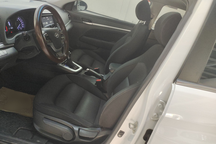 现代 领动 2016款 1.6L 自动智炫·精英型中控内饰19