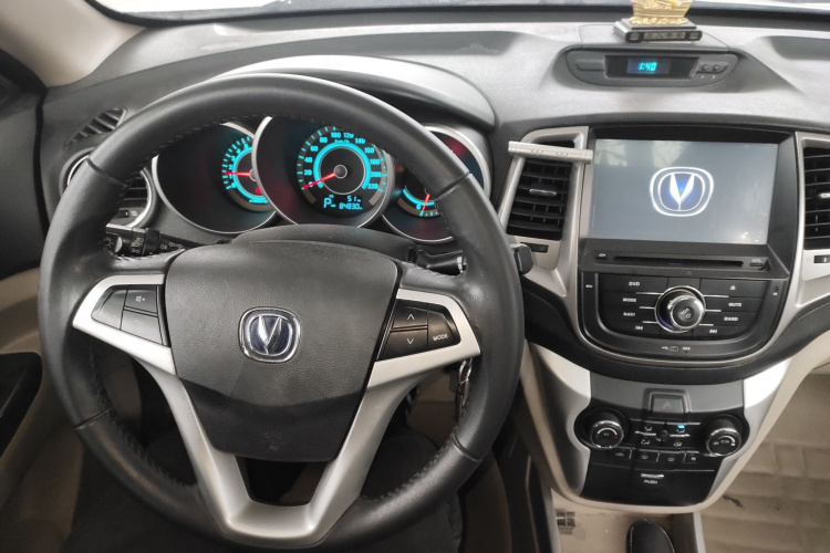 长安 逸动 2014款 1.6L 自动豪华型中控内饰7002