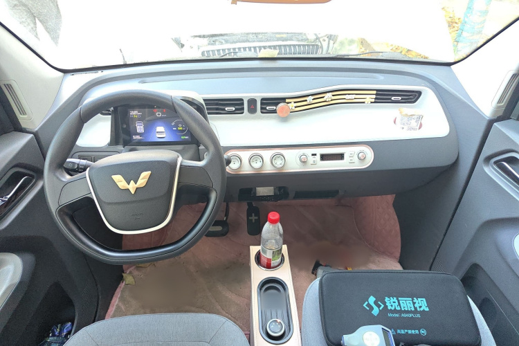 五菱汽车 宏光MINIEV 2022款 自在款 磷酸铁锂中控内饰7002
