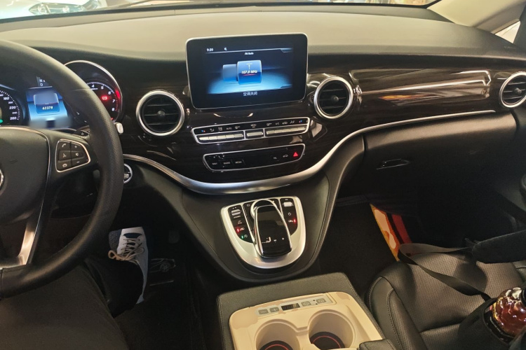 奔驰V级 2018款 V 260 领航版 国V中控内饰12