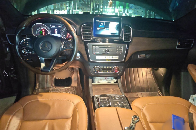 奔驰GLS 2017款 GLS 400 4MATIC豪华型中控内饰7002