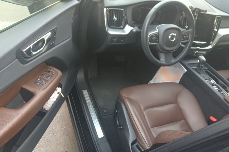 沃尔沃XC60 2019款 T5 四驱智远版 国V中控内饰20