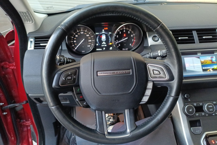 路虎 揽胜极光 2017款 2.0T 英伦锋尚版中控内饰13