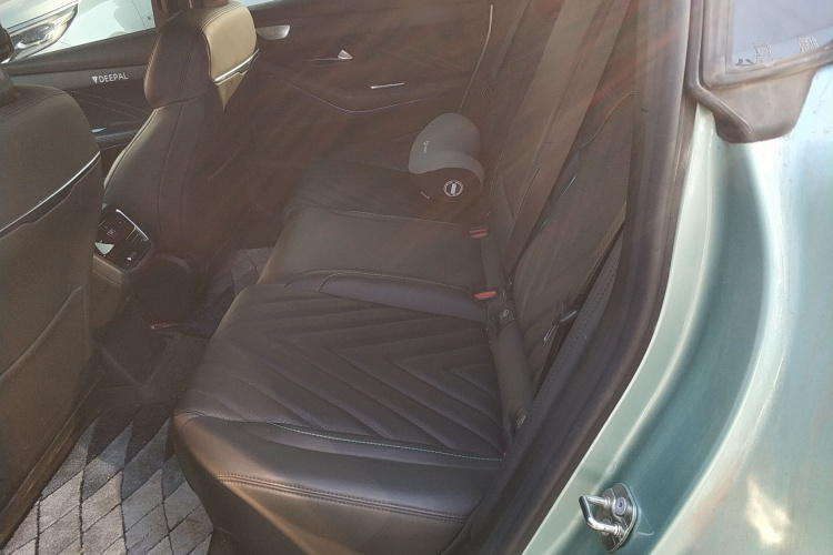 深蓝汽车 深蓝SL03 2023款 200Max增程版中控内饰21