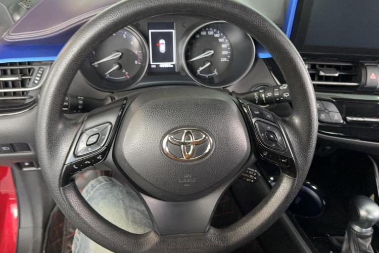 丰田C-HR 2020款 2.0L 领先版局部细节13