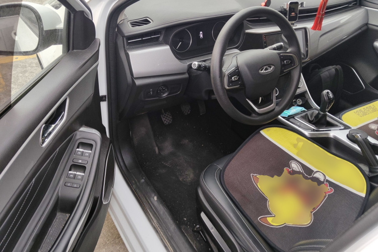 奇瑞 艾瑞泽5 2019款 1.5L 手动青春版 国V中控内饰7003