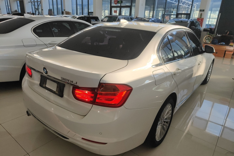宝马3系 2015款 320Li 超悦版豪华设计套装车身外观7