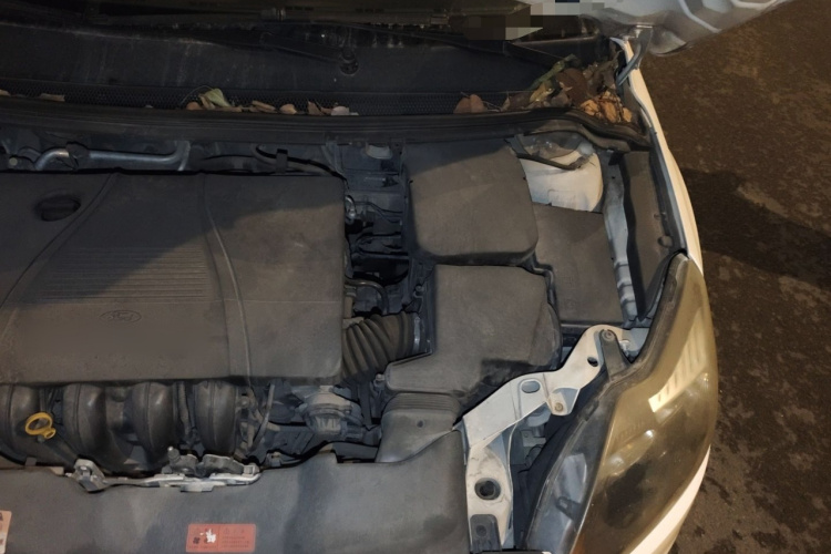 福特 福克斯 2013款 两厢经典 1.8L 手动时尚型局部细节9007