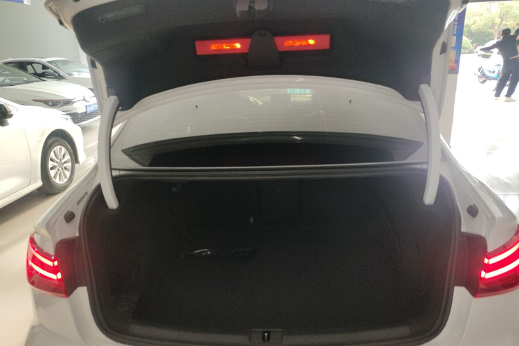 奥迪A3 2020款 Limousine 35 TFSI 风尚型 国VI机舱底盘23