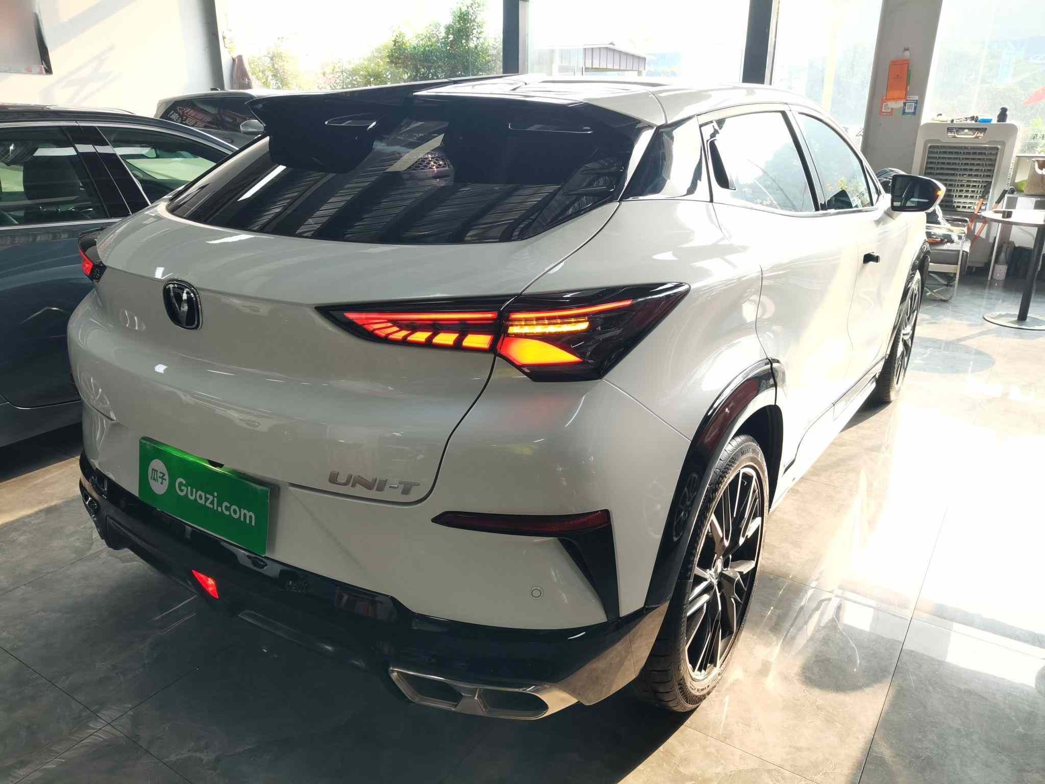 长安UNI-T 2023款 第二代 1.5T 尊贵型(4)