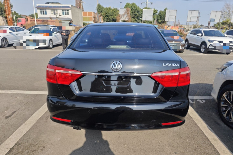 大众 朗逸 2013款 改款经典 1.6L 自动舒适版车身外观6