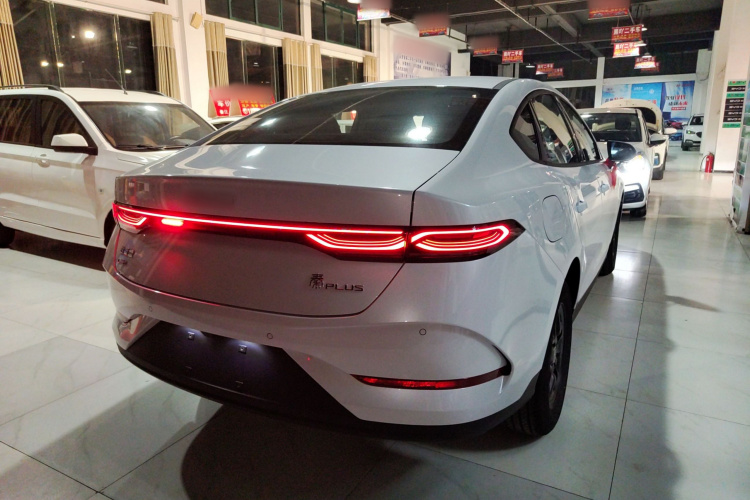 比亚迪 秦PLUS 2025款 DM-i 智驾版 55KM领先型车身外观7