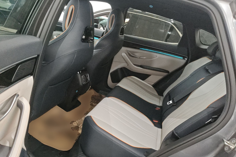 比亚迪 宋PLUS新能源 2023款 冠军版 DM-i 110KM 旗舰型中控内饰7004