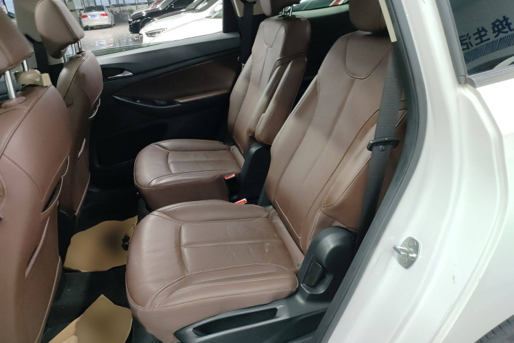 别克GL6 2018款 18T 6座尊贵型中控内饰21