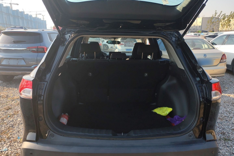 丰田 锋兰达 2022款 2.0L CVT精英版局部细节23