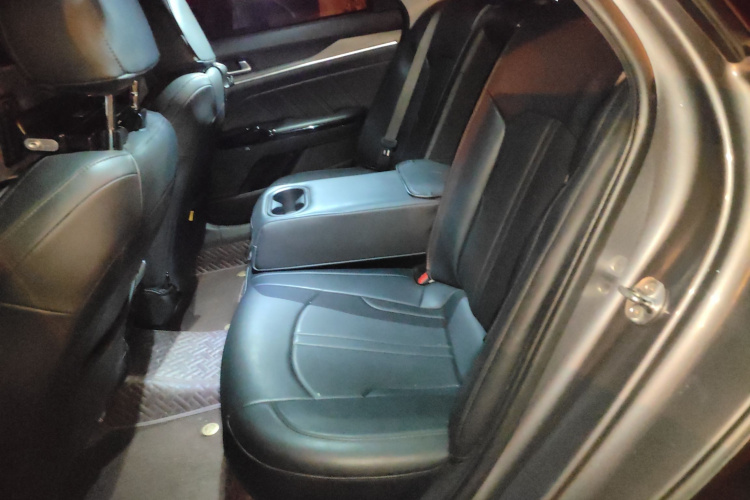 起亚K5 2020款 270T CVVD 豪华版中控内饰21