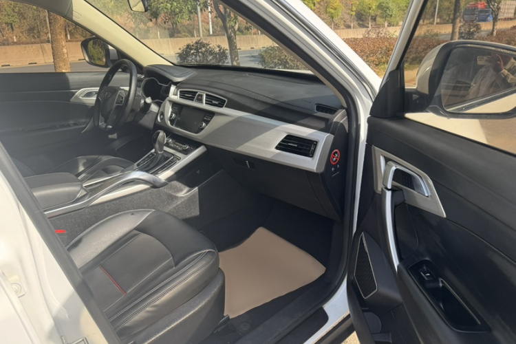 吉利汽车 博越 2018款 1.8TD 自动两驱智雅型车身外观6002