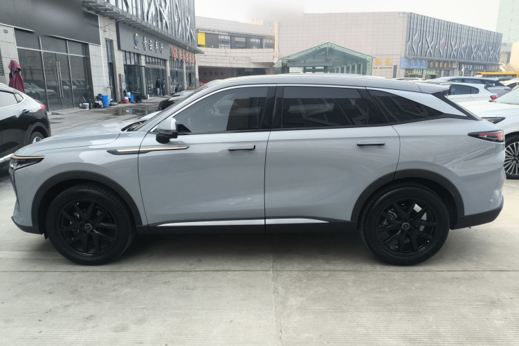 星途瑶光 2023款 400T 两驱优享版车身外观4