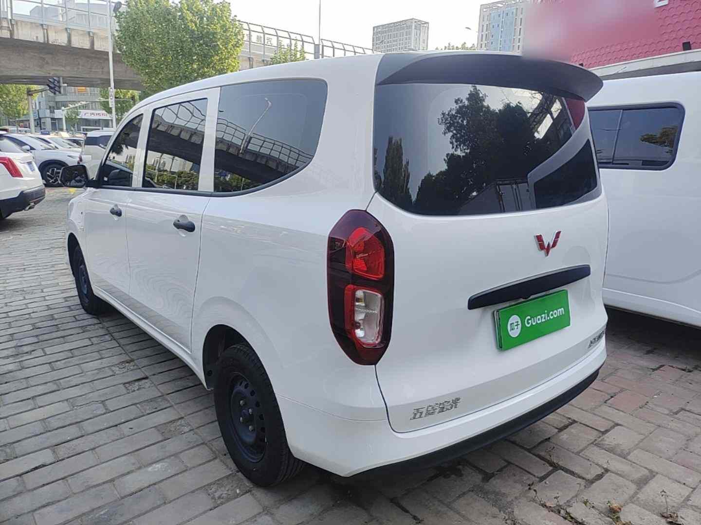 五菱汽车 五菱宏光新能源 2024款 纯电版 300KM 标准型(3)