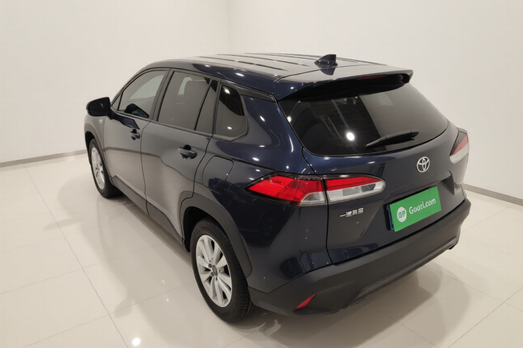 丰田 卡罗拉锐放 2022款 2.0L 先锋版车身外观5