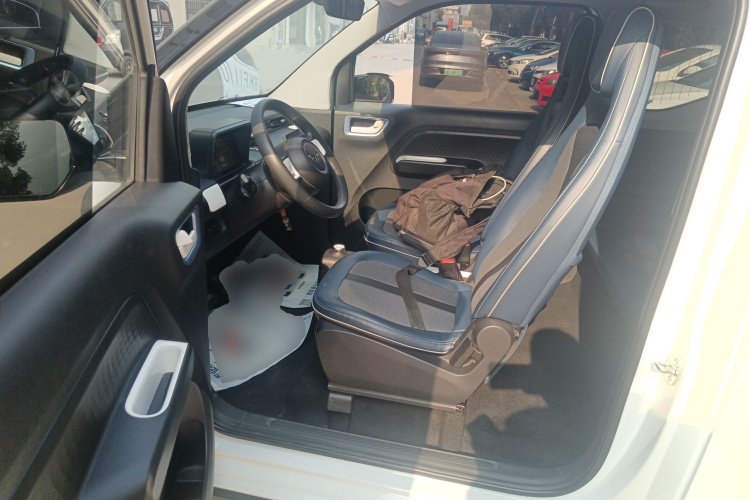 五菱汽车 宏光MINIEV 2022款 GAMEBOY 200km 玩咖款 磷酸铁锂中控内饰20