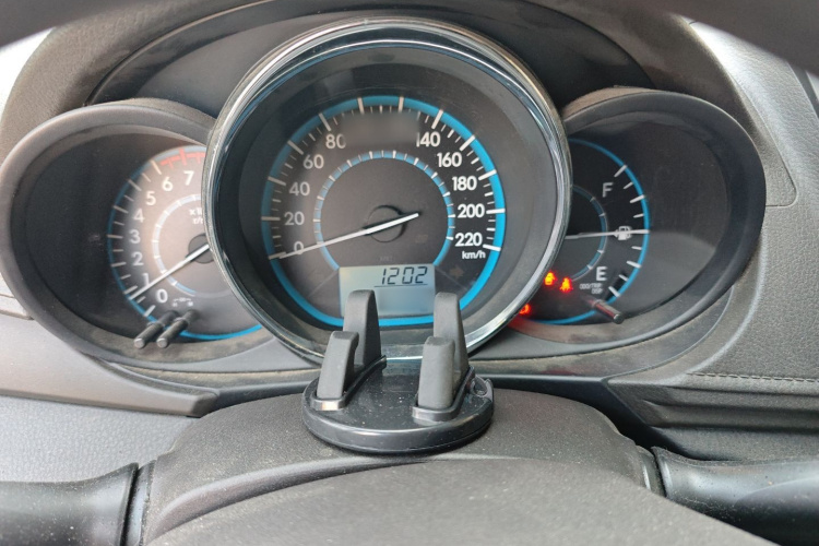 丰田 威驰 2014款 1.5L 手动智臻版局部细节14