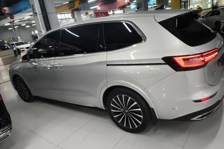 大众 威然 2023款 改款 380TSI 尊贵版车身外观4