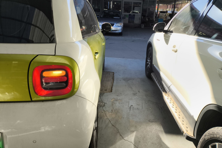 欧拉黑猫 2021款 351km 标准型车身外观9