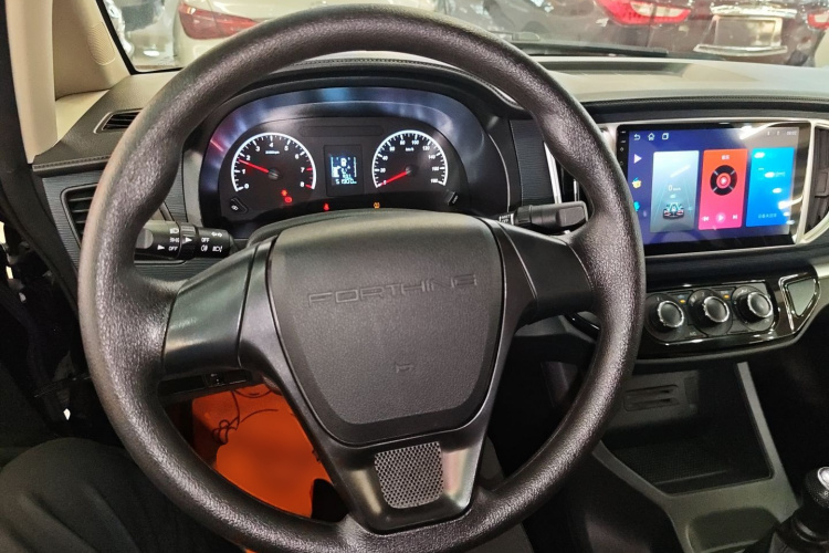 东风风行 菱智 2022款 M5 1.6L 实用型 5座局部细节13