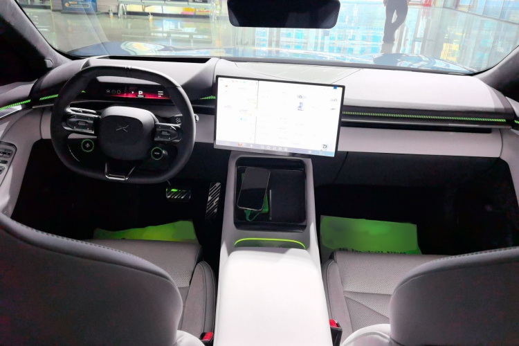 小鹏P7 2025款 702 长续航 Ultra中控内饰7002