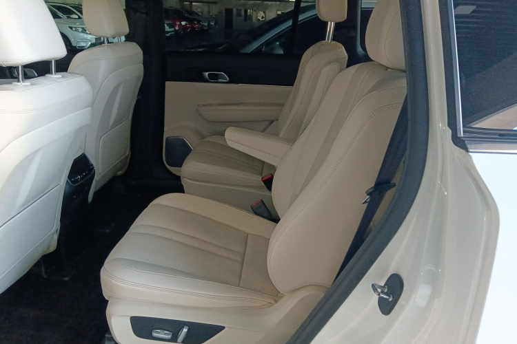 理想汽车 理想ONE 2020款 增程6座版中控内饰21