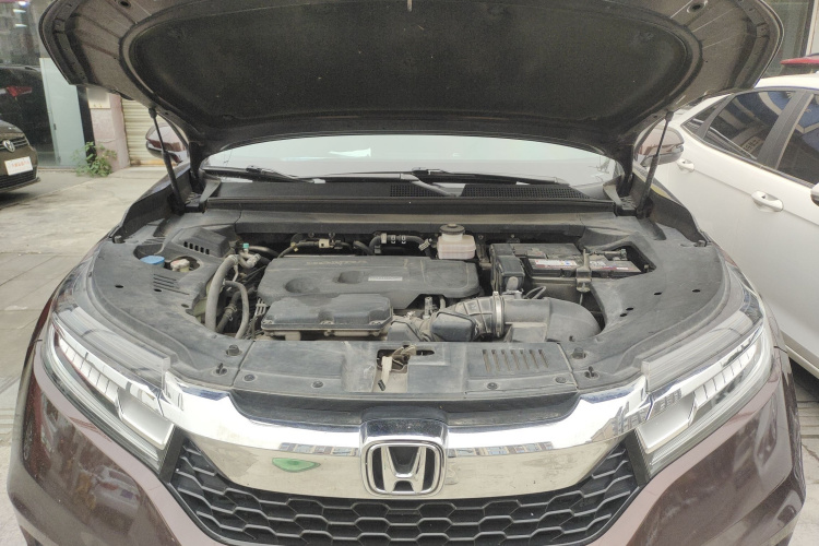 本田 冠道 2017款 370TURBO 四驱尊享版机舱底盘24