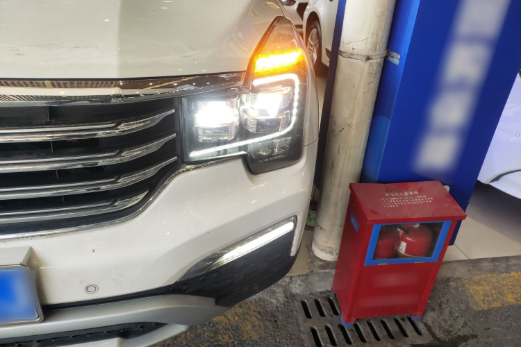 广汽传祺 传祺GS8 2017款 320T 四驱豪华智联版（七座）局部细节36