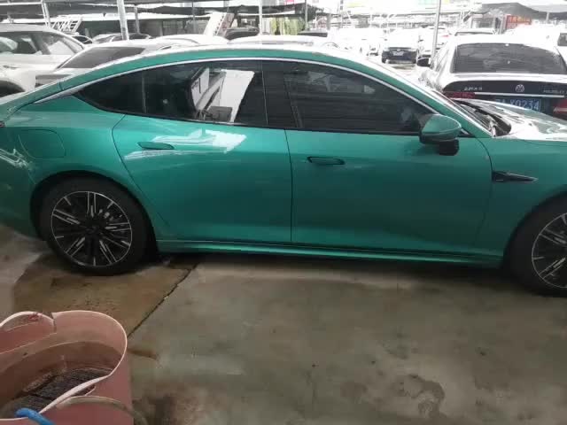 哪吒汽车 哪吒S 2022款 增程版 1160km 后驱中版实拍1