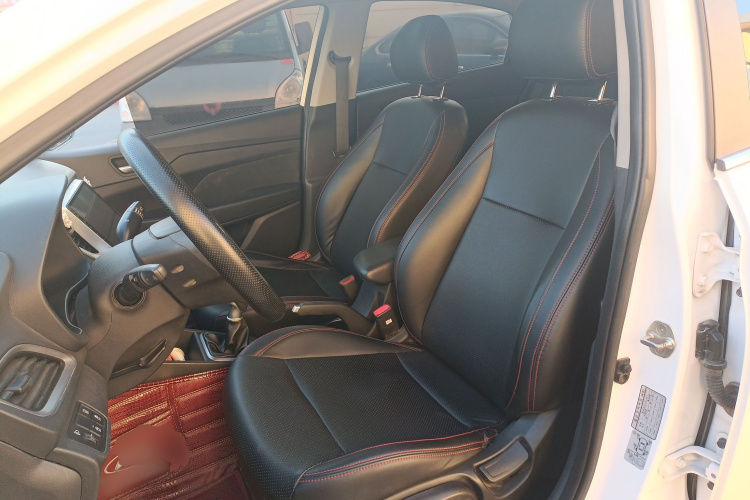 现代 悦纳 2020款 1.4L 手动GLS炫酷版局部细节19