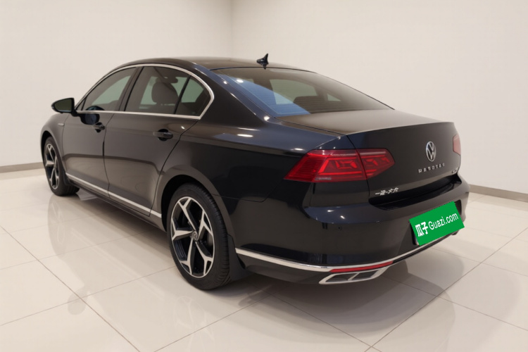 大众 迈腾 2024款 200万辆众享款 330TSI DSG豪华型车身外观5