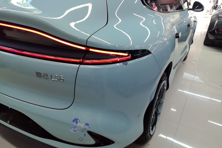 智己汽车 智己LS6 2023款 Max 标准版车身外观6006