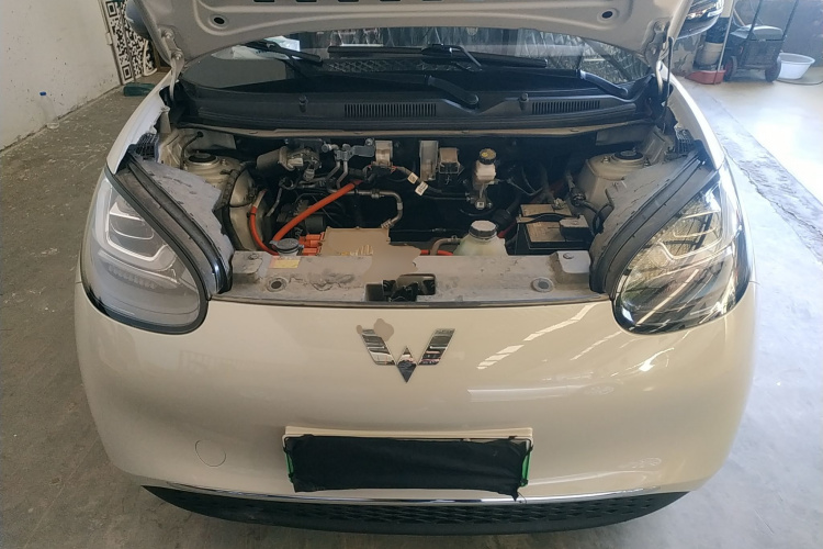 五菱汽车 五菱缤果 2023款 410km 灵犀尊享款机舱底盘24