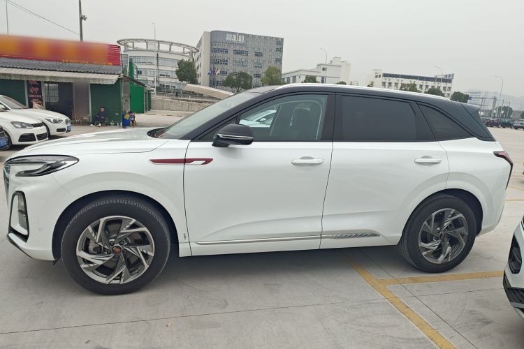 红旗HS3 2023款 2.0T 四驱有为版车身外观4